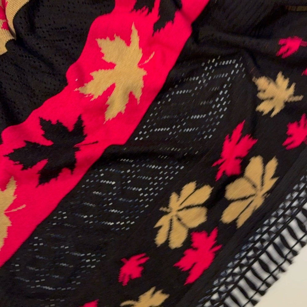 Colorful Maple Leaf Patterned Scarf - image 3